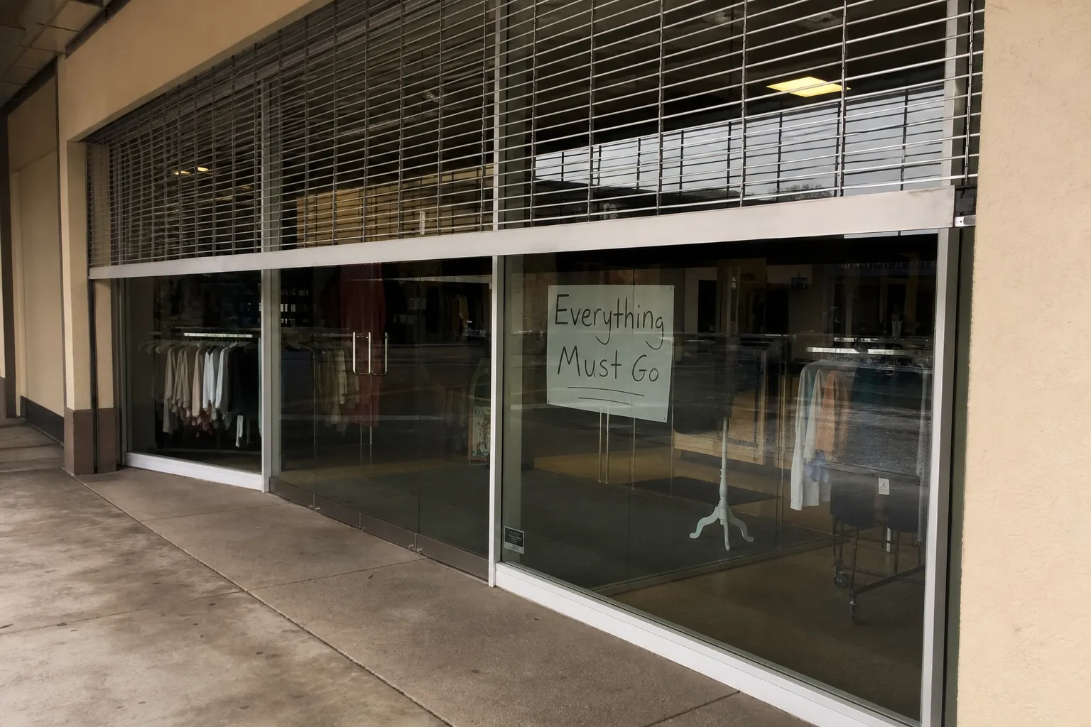 Teen Fashion Chain Declares Bankruptcy For the Third Time, Closing Hundreds of Stores