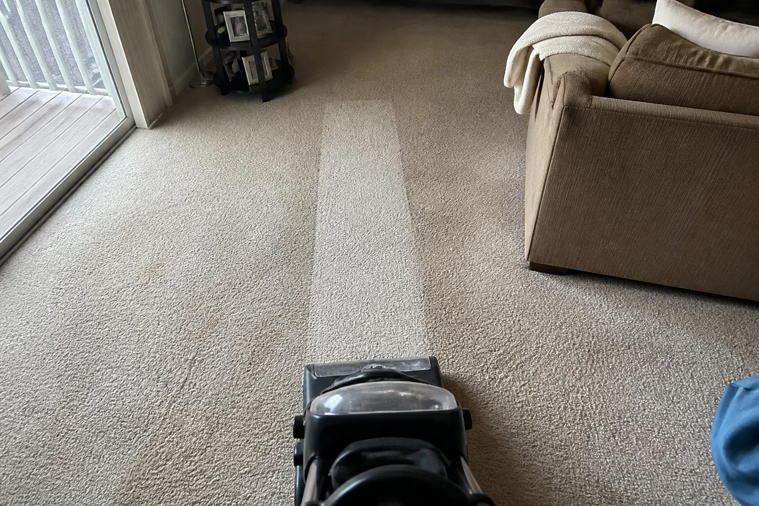 Carpet Cleaners: Rent, Buy or Call the Pros?