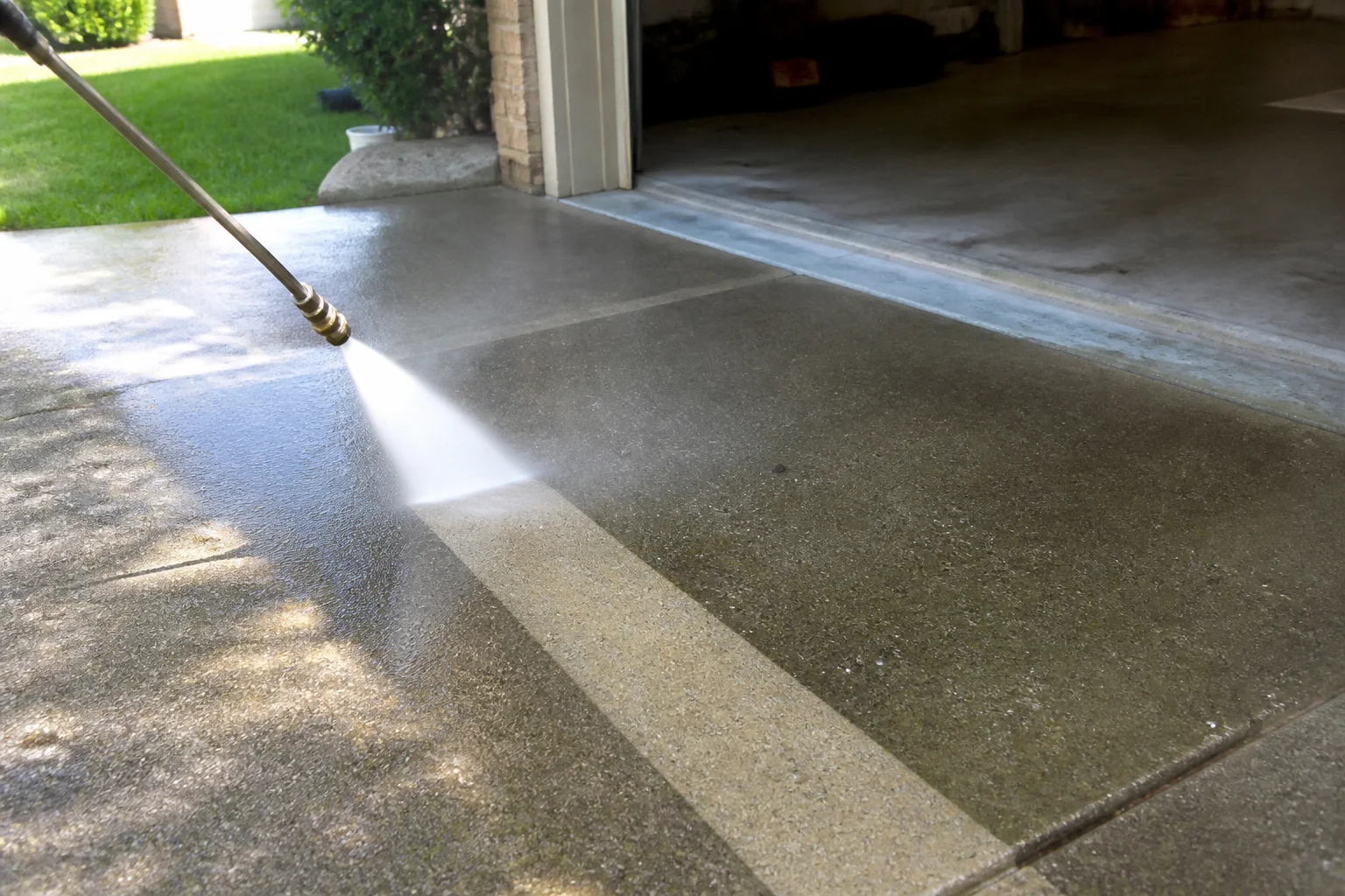 Pressure Washers: PSI, GPM and What Your Driveway Needs